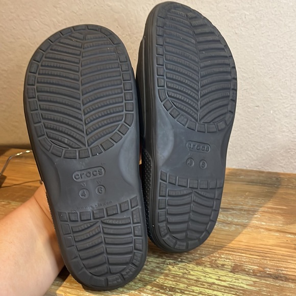 Crocs Classic Black Slides Mens Size 4 - Picture 6 of 7
